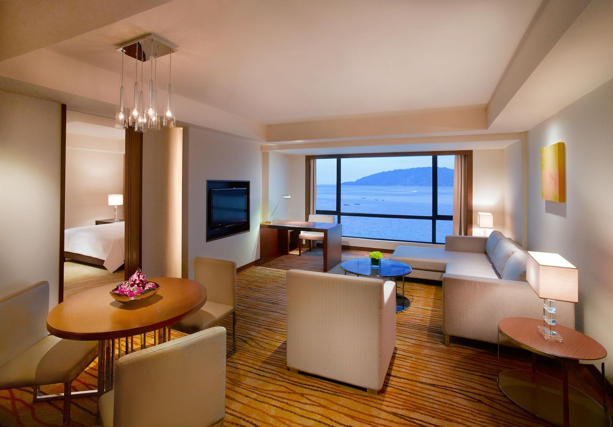 Hyatt Regency Kinabalu Hotel Kota Kinabalu Exterior photo A suite at The Westin Nanjing