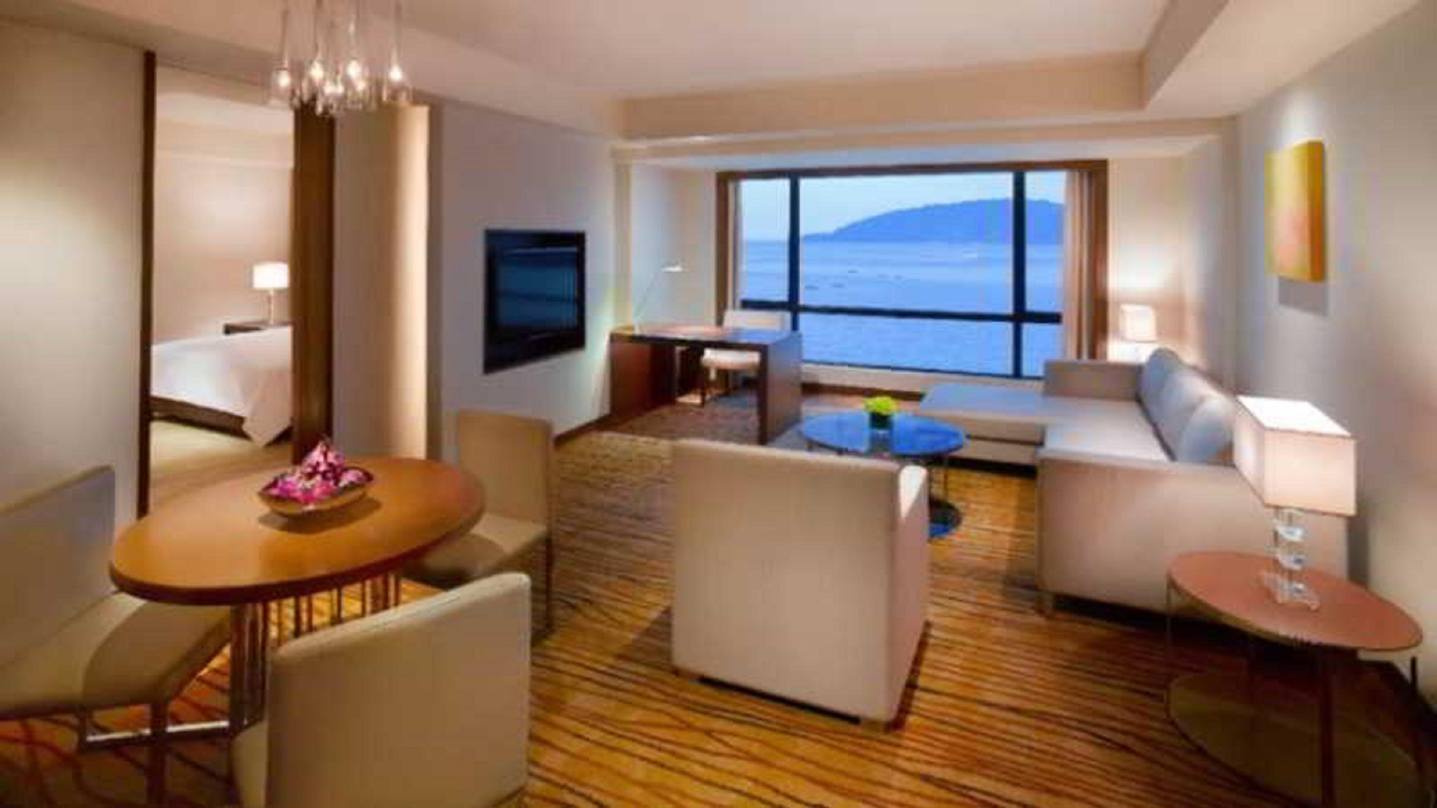 Hyatt Regency Kinabalu Hotel Kota Kinabalu Exterior photo A suite at the Westin Nanjing