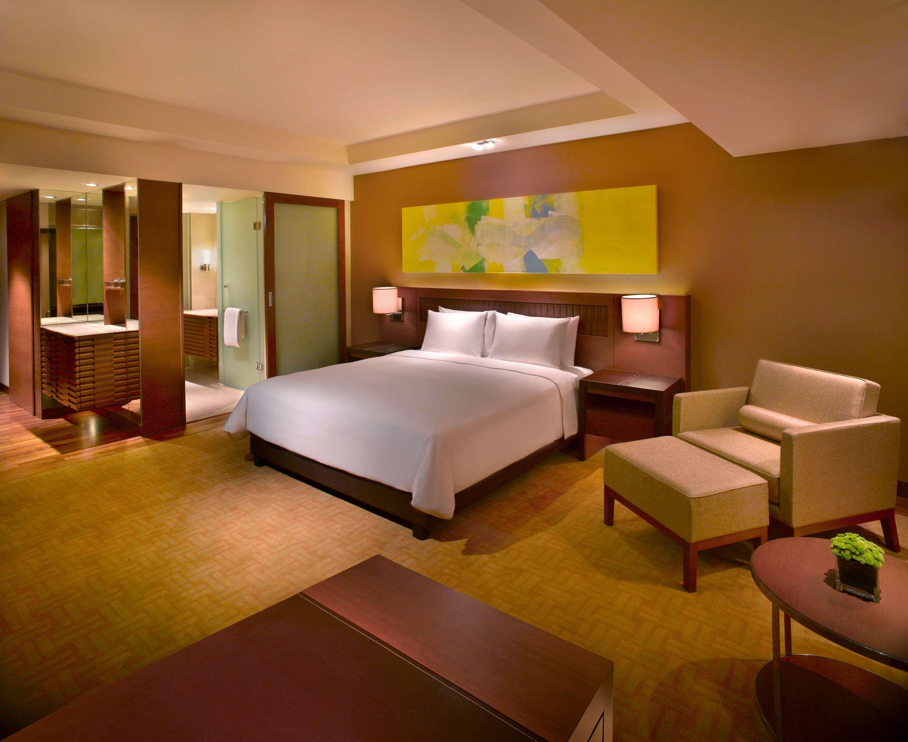 Hyatt Regency Kinabalu Hotel Kota Kinabalu Exterior photo A room at the hotel