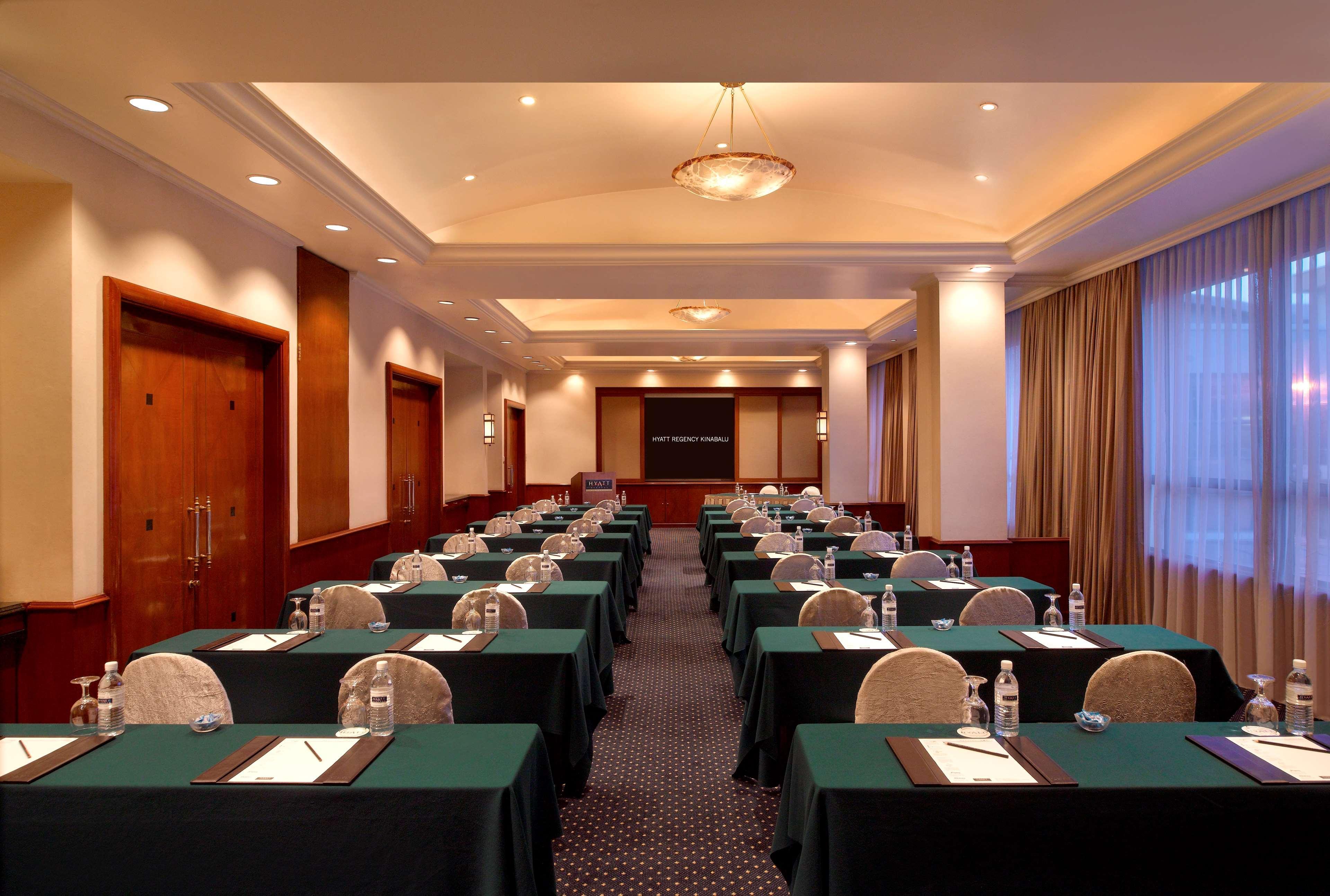 Hyatt Regency Kinabalu Hotel Kota Kinabalu Exterior photo Meeting room