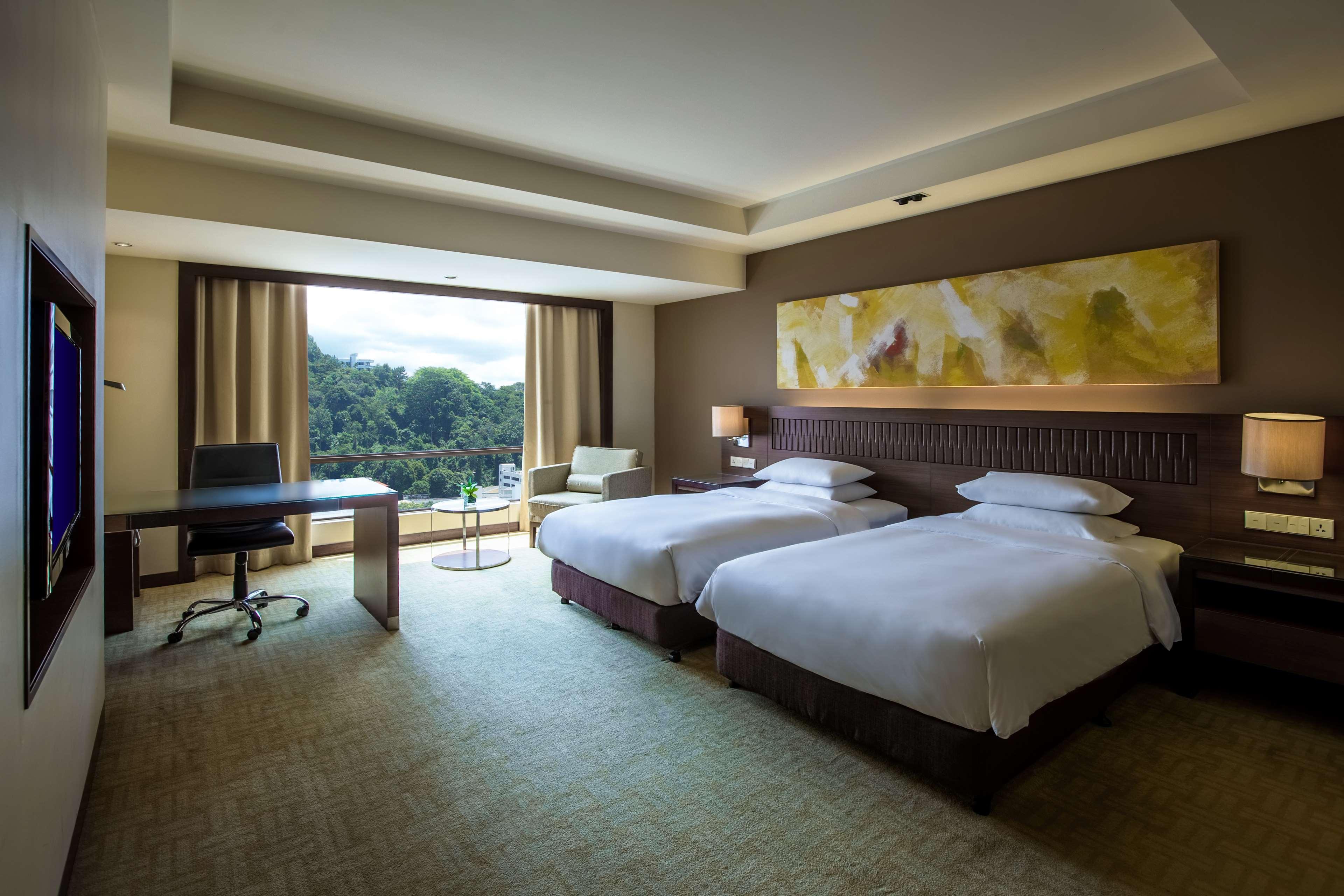 Hyatt Regency Kinabalu Hotel Kota Kinabalu Exterior photo Deluxe Room